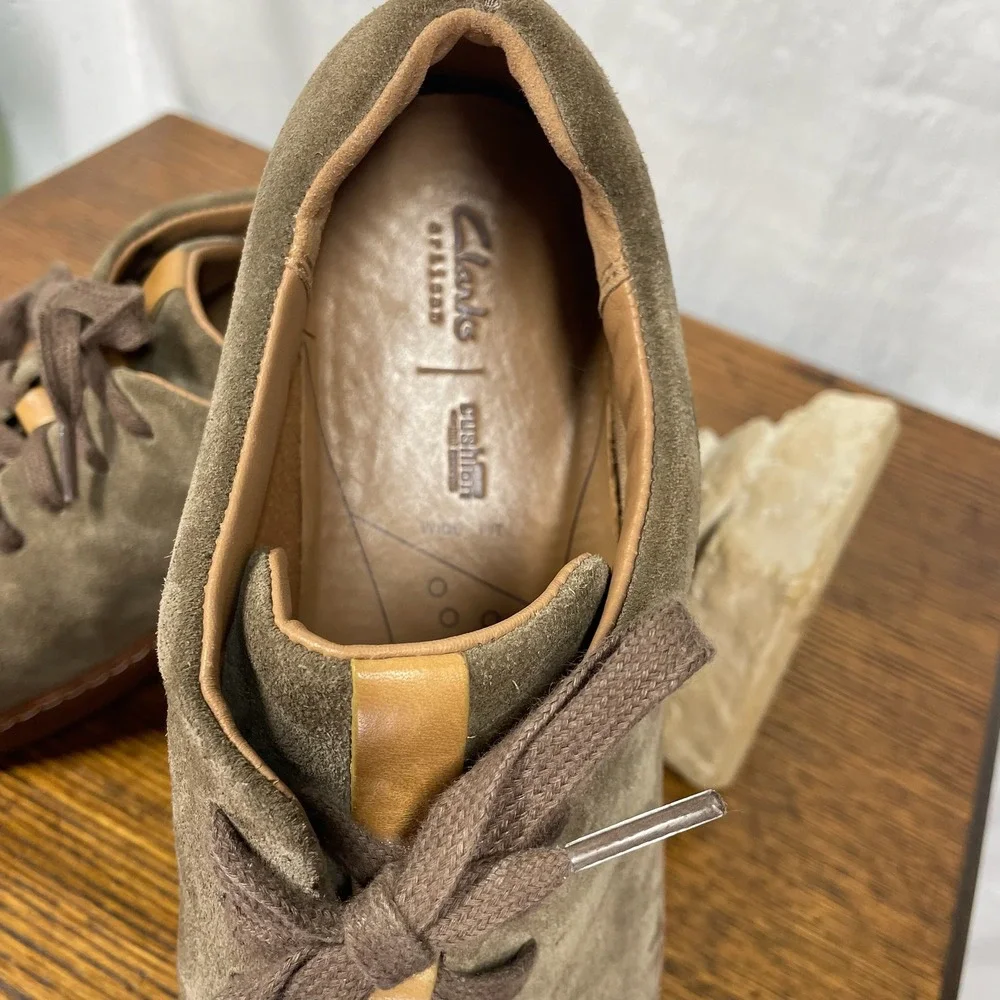 Clarks Artisan Olive Green Suede Lace Up Oxfords Shoes Womens 9W 26128031 *READ